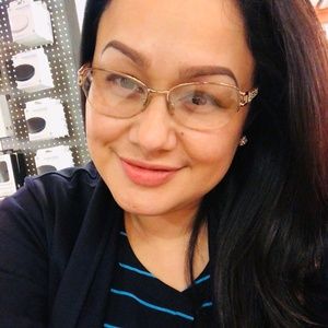 Meet your Posher, Juliana